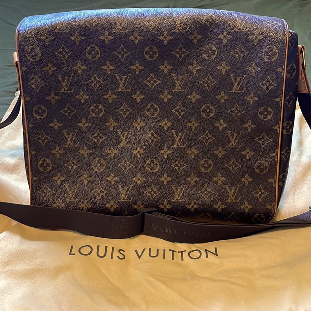 Authentic Louis Vuitton Abbesses Messenger bag